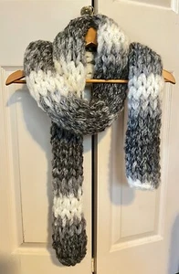 Hand Knitted Chunky Wool Scarf - Soft and Warm - Stripes in shades of Gray - New - Picture 1 of 3