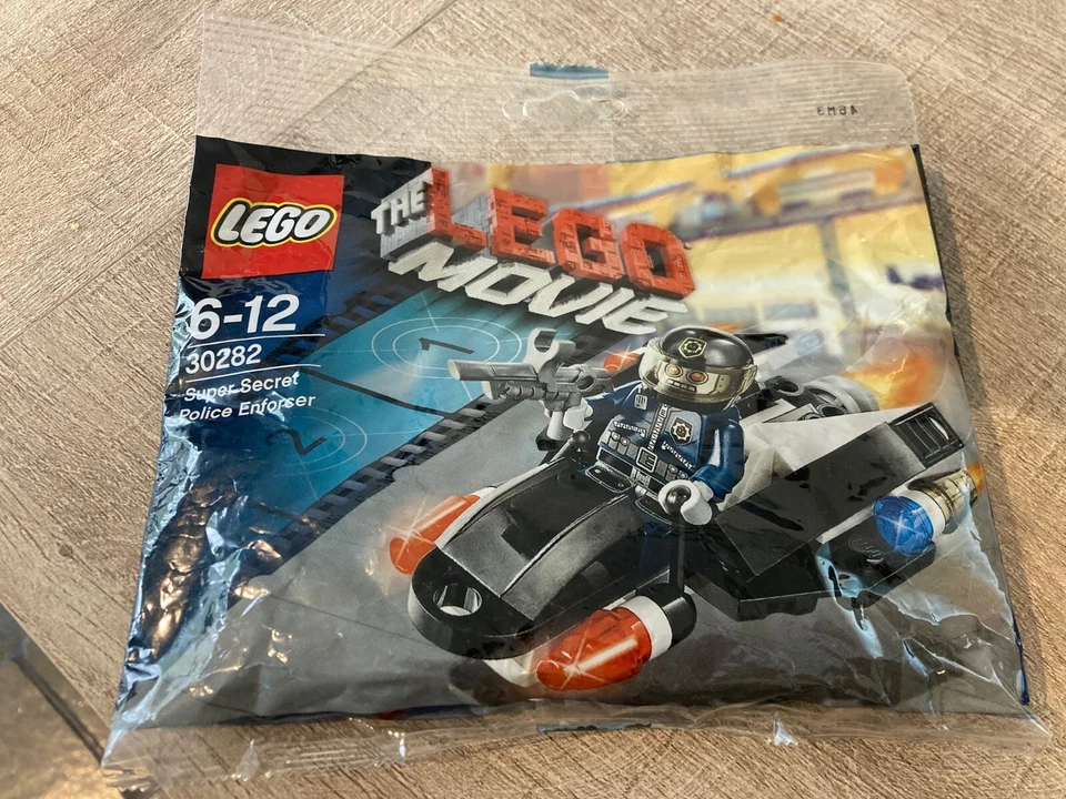 Lego Set 30282 Super Secret Police Enforcer (Lego Movie) New Sealed - Image 1 of 3
