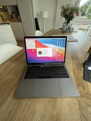 Apple MacBook Pro 13“ Zoll Touchbar 2017 3,5GHz i7  16GB 1 TB Spacegrau - Bild 1 von 4