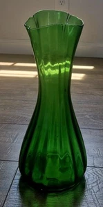 Mcm Emerald Green Ruffled Edge Footed Glass Vase Vintage 13.5 Inches Tall - Picture 1 of 4