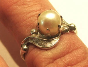 ANILLO VESTIDO PLATA ESTERLINA DISEÑO REMOLINO SOLO PERLA TALLA M - Imagen 1 de 2