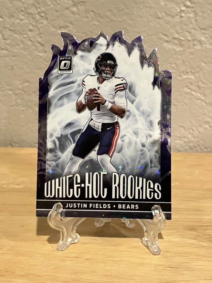 2021 Panini Donruss Optic Justin Fields White Hot Rookies Purple Stars Prizm /25 - Image 1 of 3