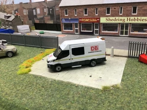 1-76 Code 3 Iveco Van DB - Picture 1 of 4