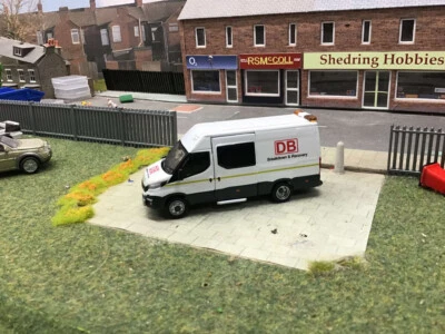 1-76 Code 3 Iveco Van DB - Image 1 of 4