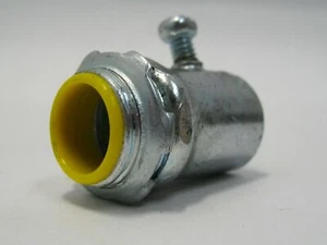 Qty 50 Cooper Crouse-Hinds 1450 Compression 1/2" Connectors EMT Insulated (V3) - Picture 1 of 2