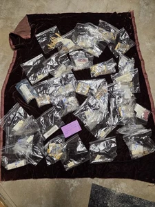 Large Lot Vintage Resistors - New Over 3000 All Tagged & Bagged, 37 Bags #R3000 - Picture 1 of 24