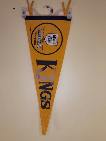 LOS ANGELES KINGS 1970 NHL SERVICES VINTAGE THROWBACK LOGO FELT PENNANT FULL SZ Cover