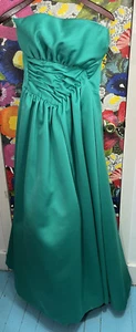 Victor Costa Vintage Green Satin Formal Gown sz small from Auers Dept store - Picture 1 of 3