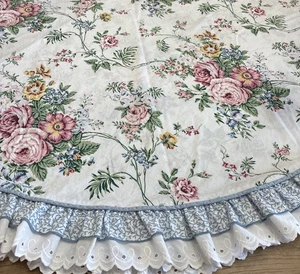 Vintage 70" Runde Rüschen Blumen Tischdecke JCPenney Baumwolle/Polyester mit Fleck - Bild 1 von 14