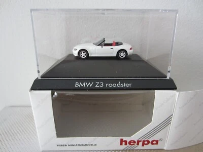 HERPA 101042 BMW Z3 ROADSTER en BLANCO modelo es PLÁSTICO - HO o escala 1:87 Foto 1 de 4
