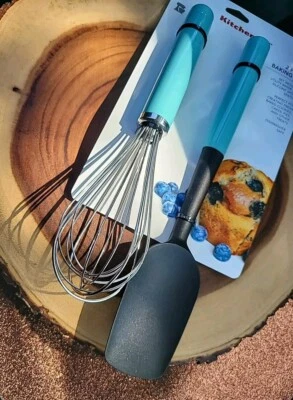 KitchenAid Juego de 2 Piezas para Hornear Aqua Sky - Batidor Utilitario y Espátula de Cuchara de Silicona Foto 1 de 4