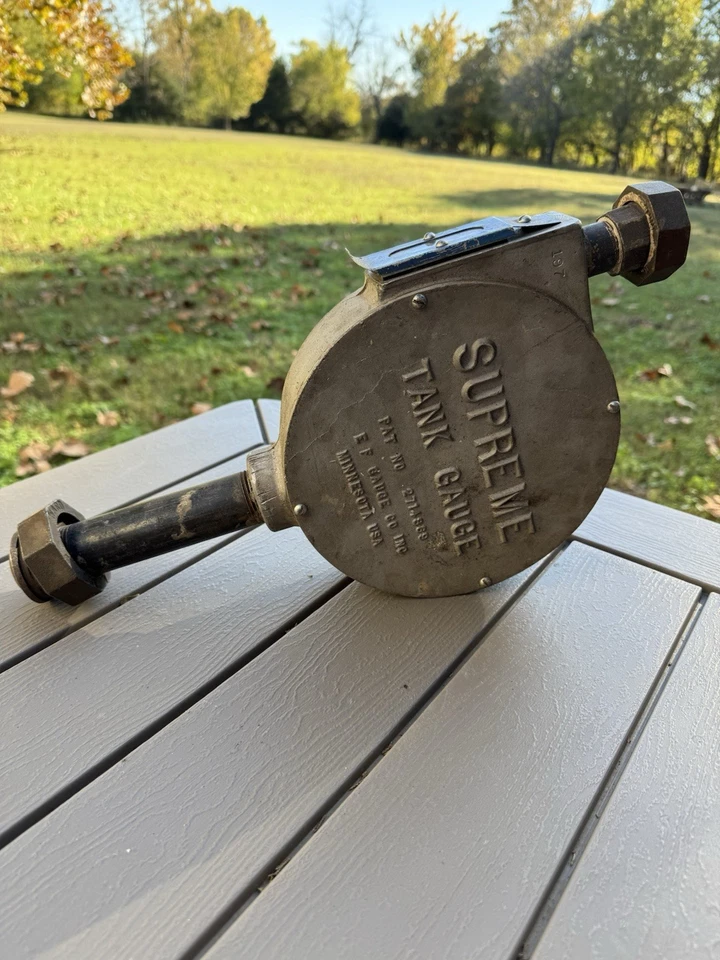Medidor de nivel de líquido mecánico vintage Supreme Tank de E.F. Gauger Co. Foto 1 de 4