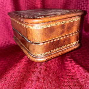 MID CENTURY ITALIAN LEATHER STENCIL GILT JEWELRY/TRINKET CASE - Picture 1 of 11