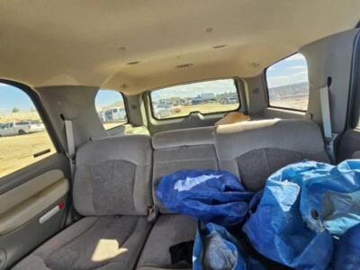 Used Front Right Door Assembly Front fits: 2001 Chevrolet Tahoe classic style cr Foto 1 de 4