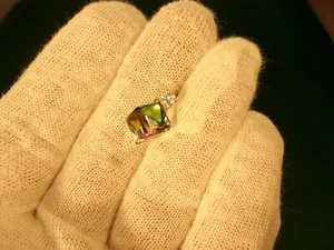 VERY FLASHY AND QUITE COLORFUL LADIES 14K GOLD & "MYSTIC CRYSTAL CUBE" EARRING - Picture 1 of 12