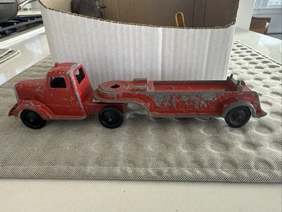 VINTAGE BRINQUEDO TOOTSIE FUNDIDO VERMELHO SEMI CABINE E REBOQUE 2 Peças Lote 9" de Comprimento - Imagem 1 de 4