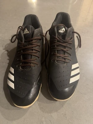 Free Shipping NICE Adidas Sz 9 Women’s Softball Shoes Excellent Shape. - Image 1 of 4