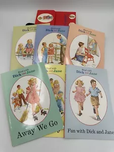 Classic Dick and Jane on the Go! 6 classic storybooks inside! Books Like new - Imagen 1 de 13