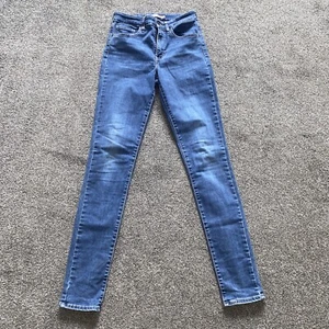 Levi's 721 Jeans Damen Größe 27 x 32 High Rise Skinny Mid Wash Denim sehr guter Zustand - Bild 1 von 10