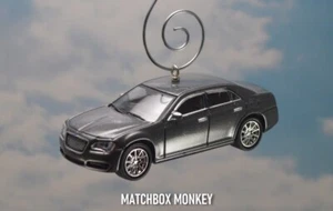 2014 Chrysler 300C personalizzato scala 1/64a gruppo auto ornamento natalizio '15 300 C - Foto 1 di 13
