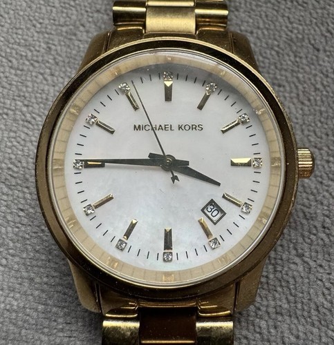 Orologio Michael Kors Runway MK 5303 donna data quadrante effetto perla cassa 38 mm quarzo