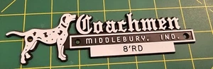Logo camper in plastica Coachmen vintage, Middlebury, Ind. 8' RD, logo dalmata - Foto 1 di 2