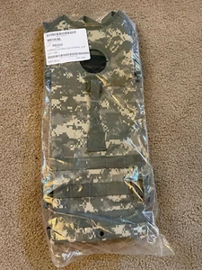 US Military Molle II Hydration System Carrier UCP Digital Camo - Picture 1 of 3
