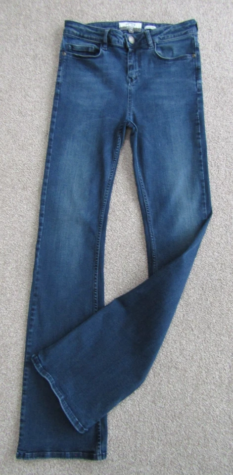 Fat Face Smithy Bootcut Jeans size 8, Leg 31". Stretch Blue Denim. Womens. - Image 1 of 4