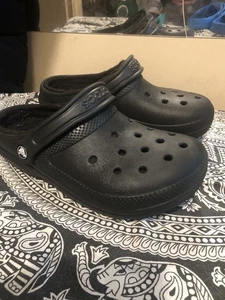 Crocs Black Lined Size 6 - Picture 1 of 11