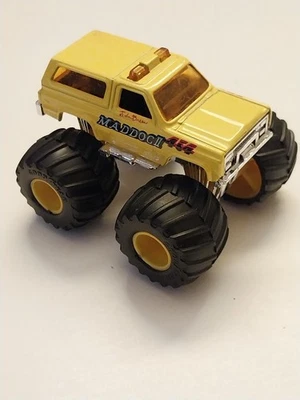 VTG Matchbox Chevrolet Blazer Super Chargers 1985 SC-7 Mad Dog II Yellow 4x4 - Image 1 of 4