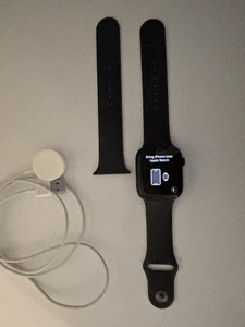 Apple Watch Serie 8 - 45mm - GPS - Nero - Foto 1 di 4