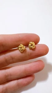 Orecchini Nodo ORO 18 CARATI con Perno e Farfallina in Oro 18kt 750% List. 275€ - Imagen 1 de 7