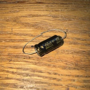Supertech Axial Elektrolytkondensator 47uF 100V 105C - Bild 1 von 2