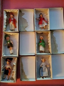 6 antike Puppen in Schachteln 4 Zoll Hertwig deutsche Miniatur Puppenstube bemalt Biskuit - Bild 1 von 15