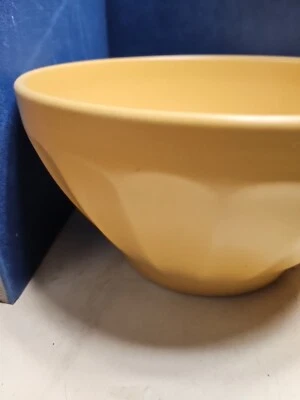 Cuenco de cerámica para servir Anthropologie amarillo mostaza mate acanalado 9,5x5" Foto 1 de 4