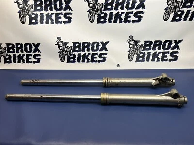  Horquillas delanteras Yamaha IT125 IT 125 1980 KYB Foto 1 de 4