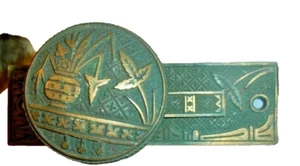 Antike viktorianische Eastlake Türknöpfe mit Backplate und Schlüssellochabdeckung Blumenpflanze - Bild 1 von 6