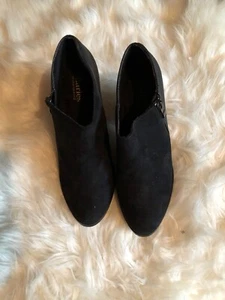 CHARLES BY CHARLES DAVID “ Black Leather  Booties Sz 9.5 - Picture 1 of 2