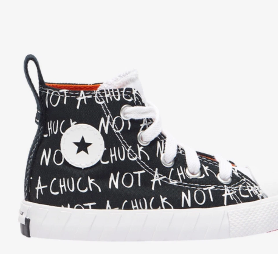Zapatillas altas CONVERSE para niños pequeños talla 5 negras blancas con logotipo 'Not A Chuck' Foto 1 de 4