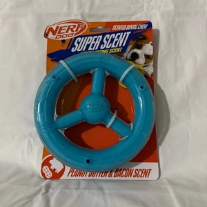 Anillo de órbita azul perfumado con tocino y mantequilla de maní Nerf para perro de 6,5" - Imagen 1 de 6