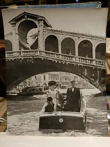 VENEZIA Mostra del Cinema Gina LOLLOBRIGIDA in motoscafo a Rialto CAMERA PHOTO - Imagen 1 de 2
