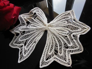 Ancien nœud en dentelle à restaurent frivolité  application costume  T14-73 - Picture 1 of 5