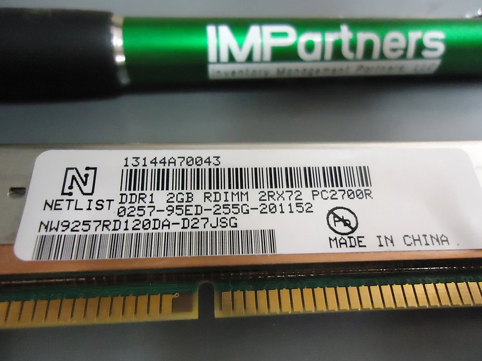 Netlist NW9257RD120DA-D27JSG 2GB DDR1 RDIMM PC2700R. Brand New! - Image 1 of 1