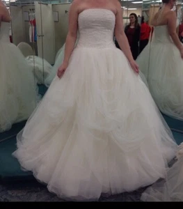 Vera Wang Wedding Gown size 14 - Picture 1 of 1