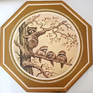Waschbärfamilie im Baum John Bradley 13 Zoll Oktogon Holz Wandkunst - Bild 1 von 5