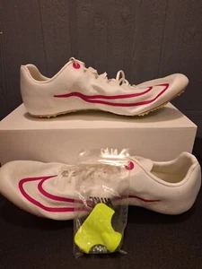Nike JA Fly 4 White Sail Hyper Pink Light Track Spikes DR2741-100 para hombre talla 15 - Imagen 1 de 5
