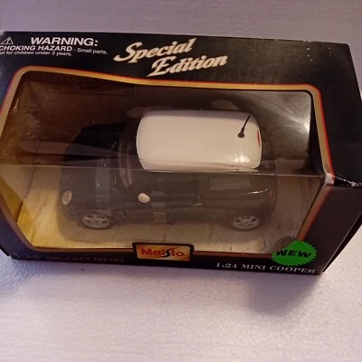 Maisto 1.24 Mini Cooper Special Edition - Image 1 of 4