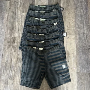 VOLCOM STONE GRAPHITO SHORTS Men’s Sz 30 Blue Gray Stripe Casual Walking NWT NEW - Picture 1 of 6