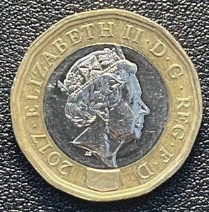 One Pound Elizabeth II Original Nations of the Crown First Coin 2017 - Picture 1 of 4