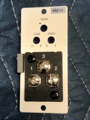 Módulo de entrada de micrófono de baja impedancia equilibrado TOA M-11 serie 900.  Probado Foto 1 de 4